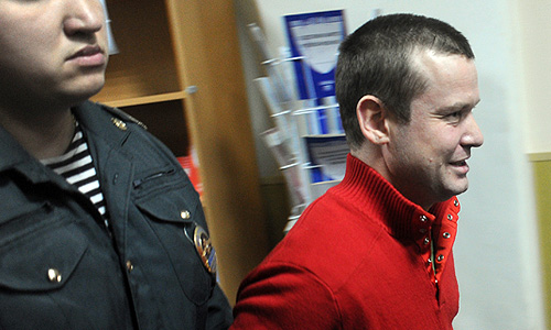 Оппозиционер Леонид Развозжаев будет этапирован в Ангарск для проведения следственных действий по делу о разбое. "Развозжаев будет этапирован в Ангарск, на территории Иркутской области будут проведены следственные действия",- сказал следователь на заседании в среду в Басманном суде.