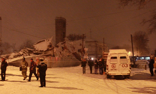Следственные органы СКР по Ростовской области возбудили по факту уголовное дело по признакам преступления, предусмотренного ч. 3 ст. 216 УК РФ (нарушение правил безопасности при ведении строительных работ, повлекшее по неосторожности смерть двух или более лиц).