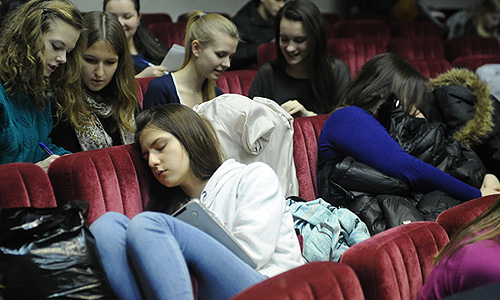 Студенты РГТЭУ проводят забастовку против включения института в список неэффективных вузов. Ректор написал письмо президенту с просьбой восстановить справедливость.