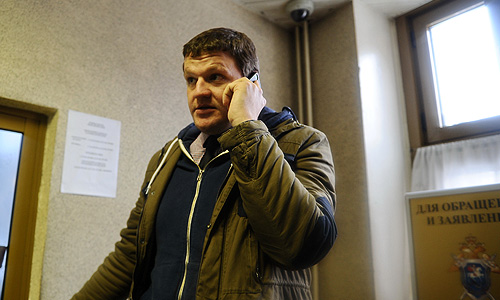 Митя Алешковский, вызванный на допрос по делу о беспорядках на Болотной площади 6 мая 2012 года, которые он освещал в качестве фотокорреспондента агентства "Фото ИТАР-ТАСС".