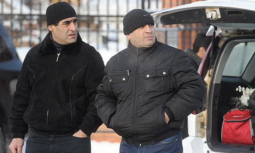 Церемония похорон криминального авторитета Аслана Усояна (Дед Хасан) завершилась на Хованском кладбище в Москве без происшествий.