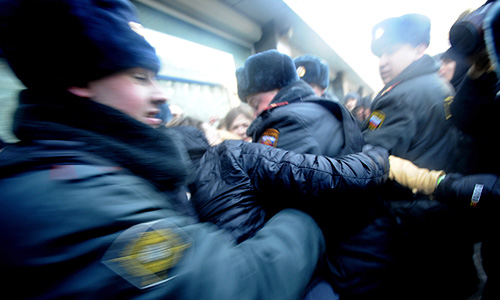 Конфликт между сторонниками и противниками закона о пропаганде гомосексуализма.