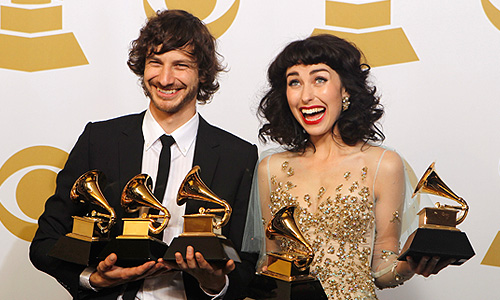 Исполнители Gotye и Kimbra получили свои награды за песню "Somebody That I Used to Know".