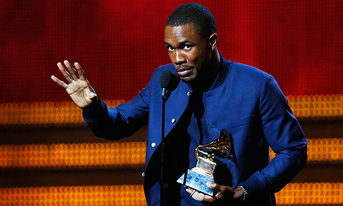Хип-хоп исполнитель Frank Ocean с наградой "urban contemporary" за пластинку "Channel Orange".