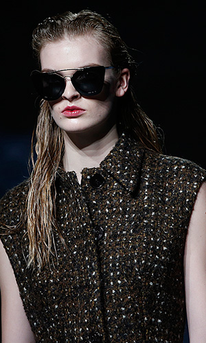 Показ коллекции Prada осень-зима 2013 на Неделе моды в Милане.