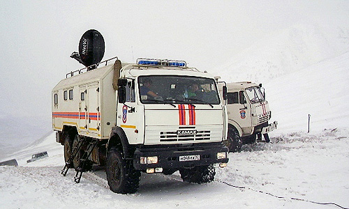 В Туве возобновлены поиски школьников, попавших под лавину на горе Акбаш-Таг.