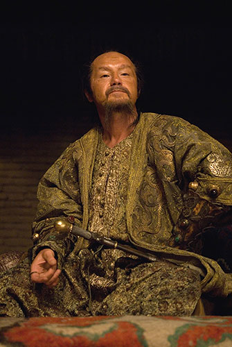 На протяжении четырех дней близкие актера не могли с ним связаться, он не отвечал на звонки. В четверг знакомый Панина приехал к нему домой и обнаружил в квартире тело актера.