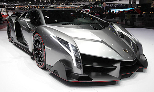 Автомобиль Veneno на стенде Lamborghini.
