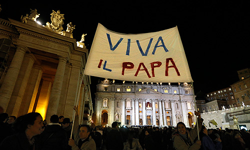 Кардиналы-выборщики на конклаве в Ватикане уже на второй день выбрали нового папу римского. Для этого им понадобилось пять раундов голосования. Таким образом, эти выборы стали одними из самых быстрых за всю историю папства.