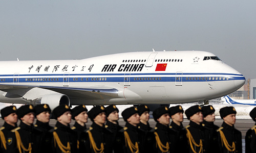 Перед встречей председателя КНР Си Цзиньпина в аэропоту "Внуково-2".