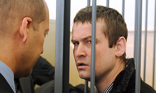 Басманный суд Москвы продлил до августа срок ареста оппозиционеру Леониду Развозжаеву, которого обвиняют в подготовке массовых беспорядков в РФ, незаконном пересечении границы и ложном доносе.