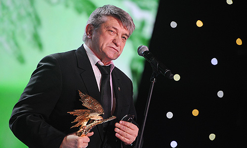 Режиссер Александр Сокуров, получивший премию в номинации "Лучший режиссер" за фильм "Фауст", на XXVI церемонии вручения Национальной кинематографической премии "НИКА" в Московском государственном академическом театре оперетты.