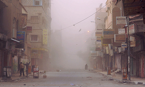 Дейр-эз-Зор - город на северо-востоке Сирии, на правом берегу реки Евфрат, на речном пути Ракка — Багдад и автотрассе Пальмира — Фаджами. Административный центр мухафазы Дейр-эз-Зор. Расстояние до Дамаска — около 432 км.