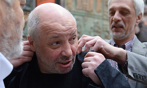 Создатель проекта "Гражданин поэт" Андрей Васильев (в центре) на праздновании 15-летия сайта радиостанции "Эхо Москвы" в Галерее искусств Зураба Церетели.