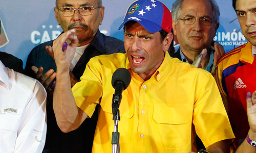 Каприлес по завершении выборов обвинил власти Венесуэлы в попытке фальсифицировать результаты голосования.