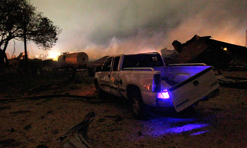 Пока точно известно, что в результате взрыва погибли пять человек. Как сообщает местный телеканал KWTX-TV со ссылкой на главу службы скорой помощи Веста Джорджа Смита, количество жертв чрезвычайного происшествия может достичь 60-70 человек.