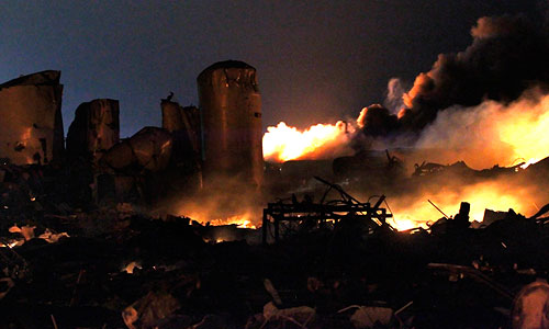 Местные власти немедленно объявили об эвакуации всего города Вест, население которого составляет около 2,7 тыс. человек. Населенный пункт расположен в 120 км к югу от Далласа и 200 к югу от Остина.