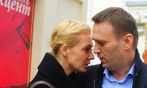 В Ленинском районном суде Кирова рассматривается уголовное дело о растрате имущества предприятия "Кировлес", одним из фигурантов которого является блогер и оппозиционер Алексей Навальный.