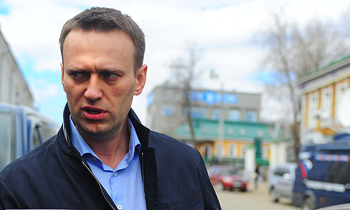 В Ленинском районном суде Кирова рассматривается уголовное дело о растрате имущества предприятия "Кировлес", одним из фигурантов которого является блогер и оппозиционер Алексей Навальный.