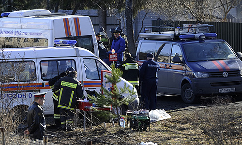 В подмосковном Раменском сгорел корпус психиатрической лечебницы: погибли 36 пациентов и двое медработников. Спасатели нашли тела всех погибших, 29 из них сгорели заживо. Пожарные не смогли прибыть на место сразу из-за закрытой переправы.