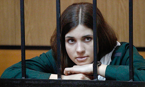 Участница феминистской панк-группы Pussy Riot Надежда Толоконникова, осужденная на 2 года лишения свободы за хулиганство в храме Христа Спасителя, во время рассмотрения ходатайства об условно-досрочном освобождении в Зубово-Полянском суде.