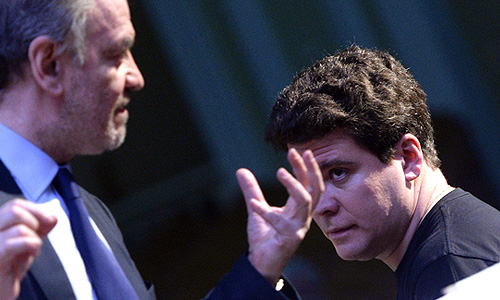 Художественный руководитель Московского Пасхального фестиваля, дирижер Валерий Гергиев и пианист Денис Мацуев (слева направо) во время репетиции перед началом выступления на открытии XII Московского Пасхального фестиваля в Большом зале консерватории.