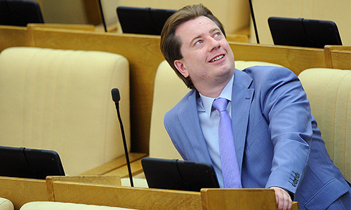 Первый заместитель председателя комитета ГД по образованию Владимир Бурматов на пленарном заседании Государственной думы РФ.