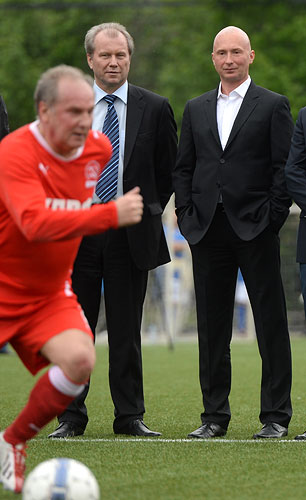 Турнир по футболу между командами фракций Госдумы РФ на стадионе "Лужники".