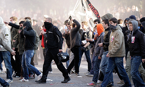 По данным полицейских в демонстрации приняли участие 150 тыс. человек. Однако организаторы акции насчитали 1 млн участников. По их мнению, власти намеренно систематически занижают данные о численности участников акций протеста против закона, разрешающего однополые браки.