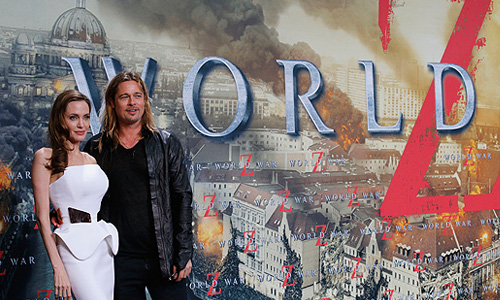 Анджелина Джоли и Брэд Питт на премьере.