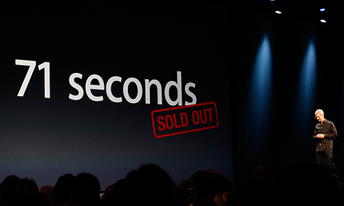 Новая версия системы была показана на организованной Apple в Сан-Франциско конференции WWDC. Седьмая версия мобильной системы получила новый "плоский" дизайн. В ней также впервые появилась полноценная многозадачность. Интерфейс и штатные программы iOS 7 были значительно переработаны. В частности, у пользователей теперь будет возможность слушать бесплатное интернет-радио iTunes Radio.