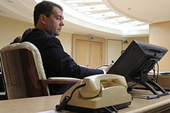 Спецслужбы шпионили за Медведевым