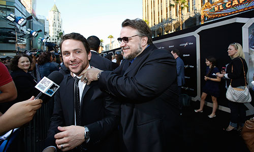 Режиссер Гильермо дель Торо и актер Чарли Дэй.