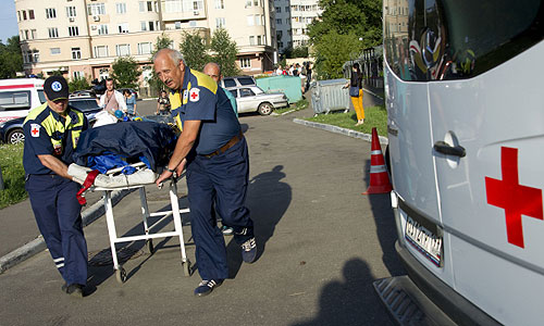 Пострадавших в крупном ДТП рейсового автобуса доставляют в НИИ скорой помощи им. Склифосовского.