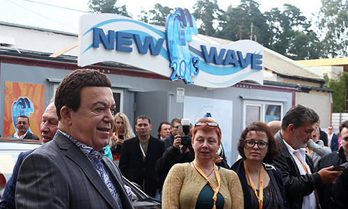 Певец, депутат Государственной Думы РФ Иосиф Кобзон на открытии международного конкурса молодых исполнителей популярной музыки "Новая волна 2013" в Юрмале.