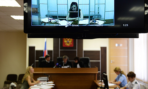 Пермский краевой суд отказал участнице Pussy Riot Марии Алехиной в ее просьбе лично присутствовать в зале заседаний, где идет рассмотрение ее жалобы на решение Березниковского горсуда, не выпустившего ее по УДО.