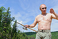 Владимир Путин во время рыбалки в Республике Тыва.