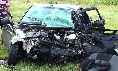 По данным пресс-службы, в среду в 05:17 минут на 418 километре федеральной автодороги "Кавказ" произошло ДТП с участием автомобилей Лада-Приора и ГАЗ-3102. "В результате лобового столкновения погибли на месте происшествия водитель "Волги" и пассажир - член Совета Федерации ФС РФ Альберт Кажаров", - говорится в сообщении. В нем отмечается, что водитель "Лады" и его пассажир госпитализированы в республиканскую клиническую больницу.