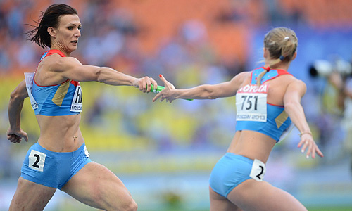 Российские спортсменки в предварительном забеге эстафеты 4х400 м среди женщин на чемпионате мира по легкой атлетике в Москве.