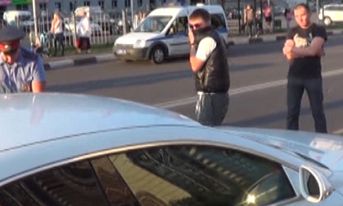 Молодой человек, находившийся за рулем Mercedes Benz CLS350, задержан за стрельбу из хулиганских побуждений в центре Москвы.