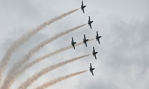 Частная гражданская пилотажная группа "Breitling Jet Team" на реактивных самолетах L-39С на Международном авиационно-космическом салоне МАКС-2013 в Жуковском.