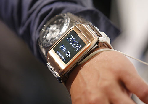 Компания Samsung провела презентацию смарт-часов Samsung GALAXY Gear.