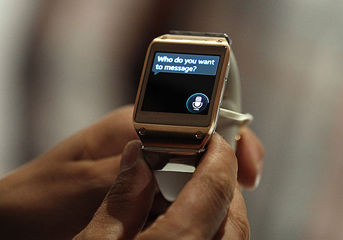 Компания Samsung провела презентацию смарт-часов Samsung GALAXY Gear.