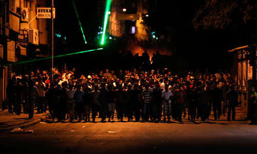 В крупнейших городах Турции в ночь на четверг прошли массовые акции протеста. Центрами манифестаций стали Стамбул, Анкара и Измир. Протестующие вновь требовали отставки правительства Реджепа Тайипа Эрдогана, а также были посвящены памяти погибшего в понедельник 22-летнего Мехмета Атакана.