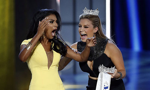 Представительница штата Нью-Йорк Нина Давулури стала обладательницей титула "Мисс Америка". Девушка из Нью-Йорка получает такой приз во второй раз.