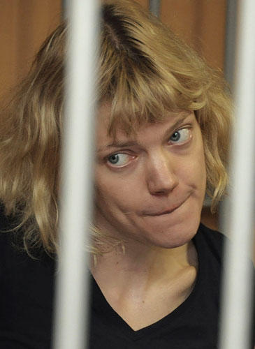 Один из задержанных страдает астмой, ему было предоставлено лекарство и осмотр врача. Санитарно-бытовые условия, по словам председателя ОНК, камер удовлетворительные, в помещениях находится огороженная санитарно-бутовая зона с туалетом и умывальником.