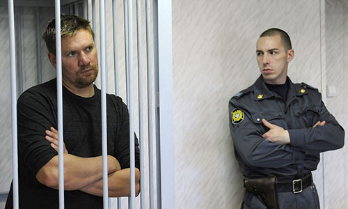 Ленинский районный суд Мурманска арестовал на 2 месяца всех 30 экологов Greenpeace с ледокола Arctic Sunrise, задержанных по подозрению в нападении на платформу "Приразломная".