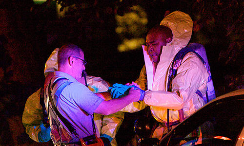 Полиция США застрелила виновницу стрельбы у здания конгресса. Ранее женщина протаранила на автомобиле заграждения у Белого дома. По предварительным данным, погибшая страдала послеродовой депрессией.