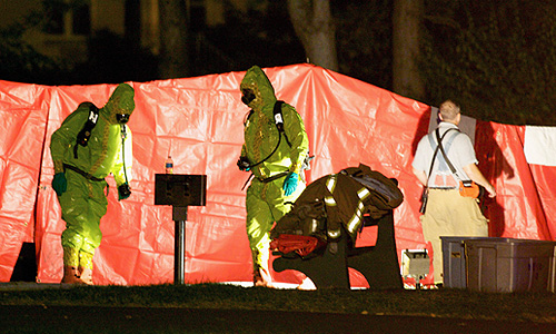 Виновницей инцидента стала женщина, на автомобиле попытавшаяся протаранить заграждения у Белого дома. После наезда на ограждения она попыталась уйти от погони в районе конгресса США в Вашингтоне. После оказания сопротивления полицейские открыли огонь по машине с нарушительницей. Женщина была убита на месте.