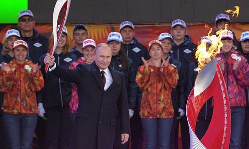 Cтарт эстафеты олимпийского огня в России.